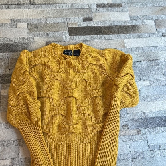 Gold! Gold Sweater - Picture 2 of 5